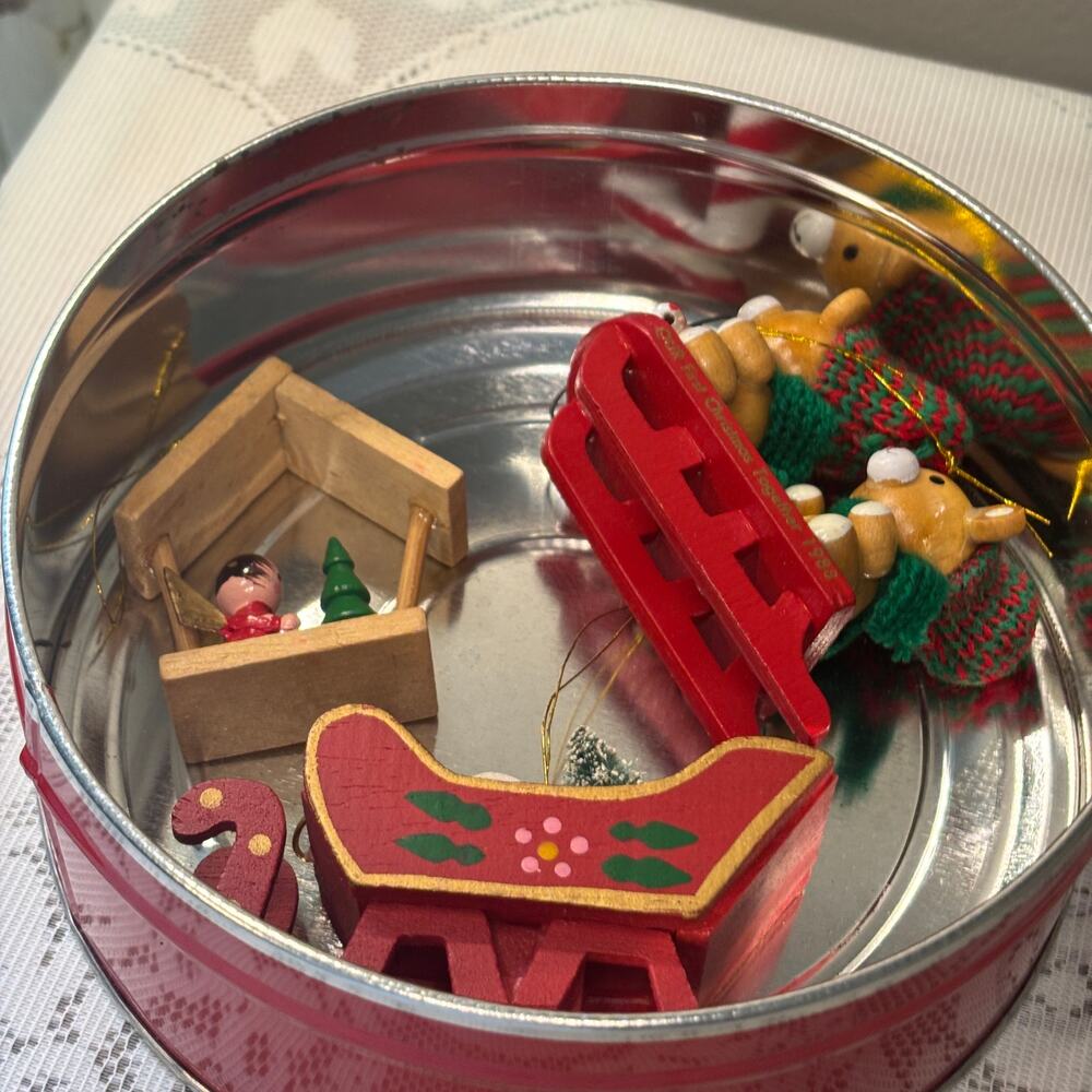 Vintage Wooden Mini Christmas Ornaments Folk Country w/ Christmas Tin